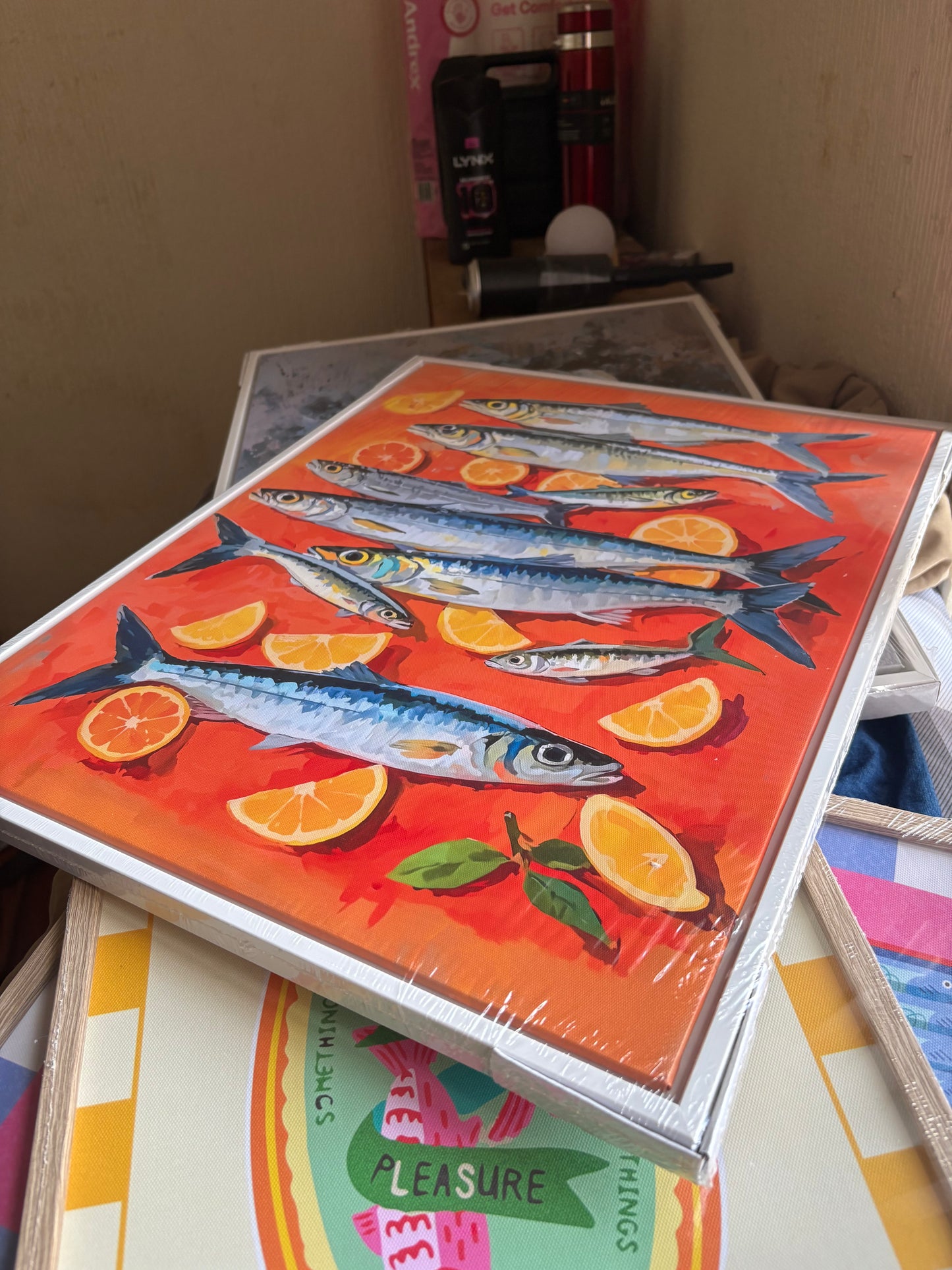 Fish Canvas Wall Art – Framed Print 50x40cm – Modern Kitchen & Dining Decor